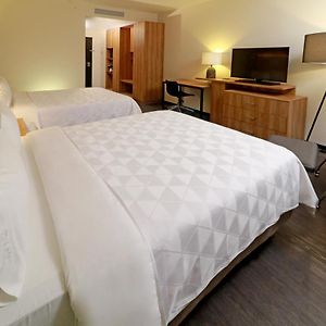 2 Queen Standard Room City View
